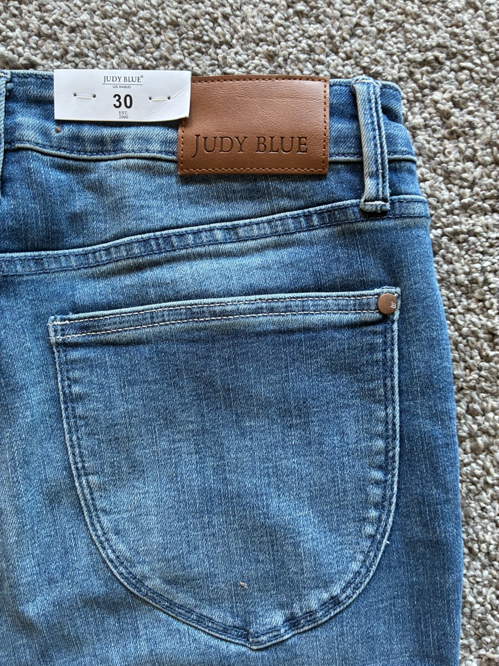 Judy Blue Medium Blue Capri Jeans - Picture 5 of 5